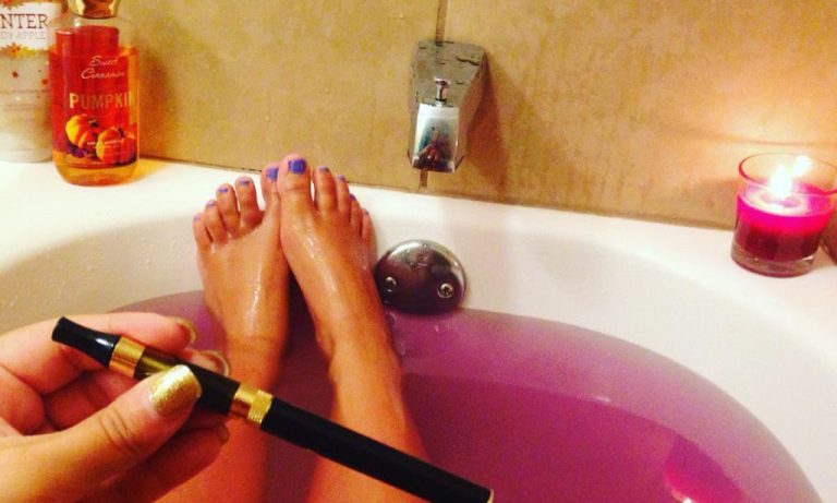 wikiFeet: how online foot fetishists debunked Alexandria Ocasio-Cortez’s fake nude