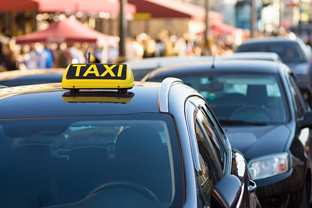 A Visual Journey from Makkah to Jeddah by Taxi