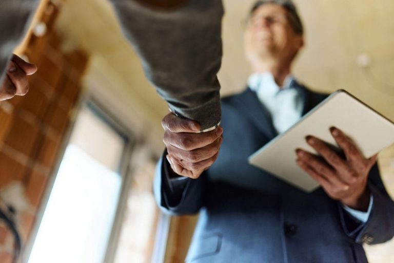 Revolutionizing Real Estate: How Tech is Empowering Real Estate Agents in Lahore